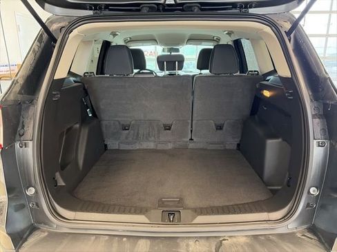 Used 2016 Ford Escape SE w/ Equipment Group 201A image 9