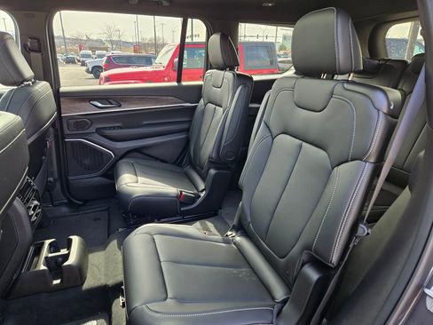 New 2026 Jeep Grand Cherokee L Limited w/ Limited Altitude Package AWD/4WD image 28