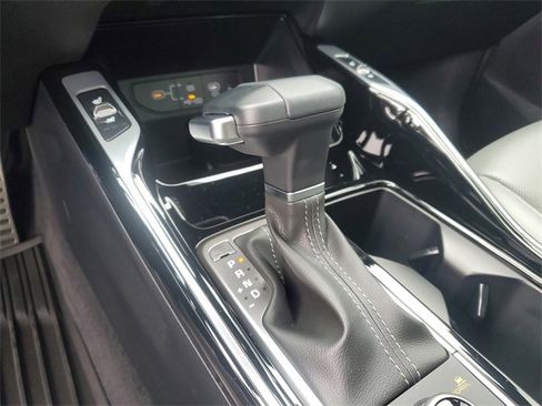 Certified 2025 Kia Sorento SX Prestige w/ Sage Leather Package image 31