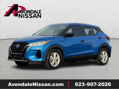 Used 2021 Nissan Kicks S image 1