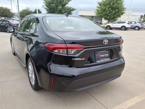 Used 2026 Toyota Corolla XLE FWD image 2
