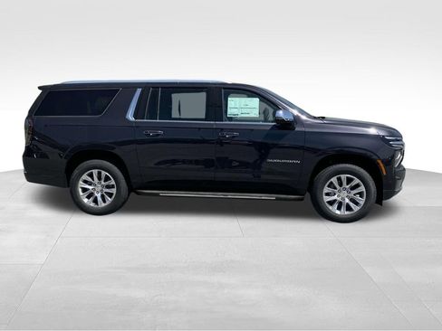 New 2025 Chevrolet Suburban Premier image 2
