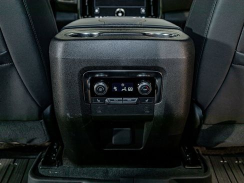 Used 2025 GMC Yukon AT4 w/ LPO, AT4 Appearance Package AWD/4WD image 23
