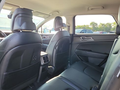 Used 2025 Kia Sportage EX FWD image 14
