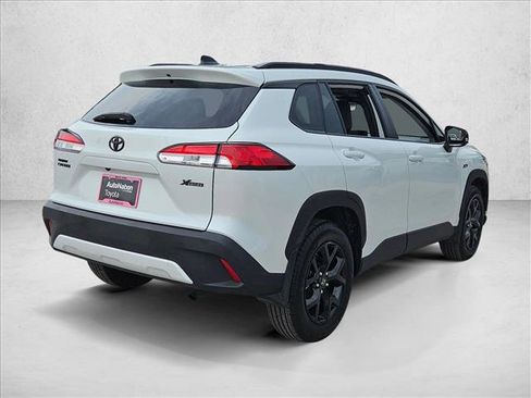 Used 2025 Toyota Corolla Cross LE FWD image 5