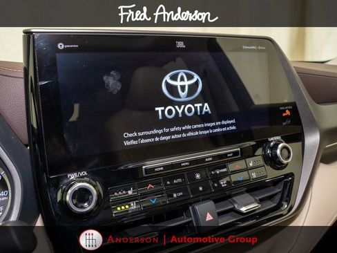 Used 2022 Toyota Highlander Limited AWD/4WD image 16