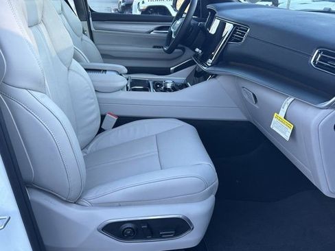 New 2026 Jeep Grand Wagoneer 2WD image 16