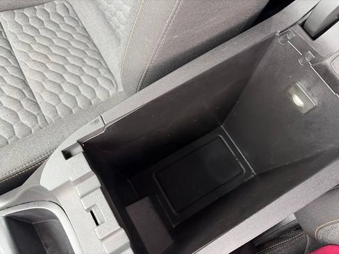 Used 2021 Chevrolet Equinox LT FWD image 25