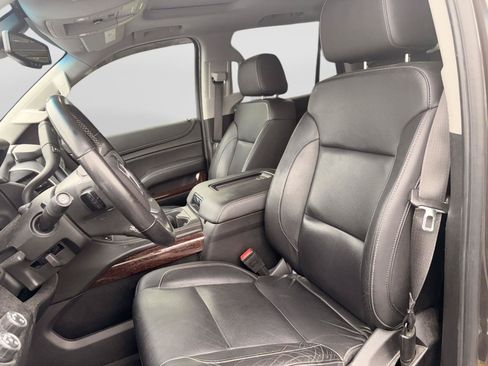 Used 2019 GMC Yukon SLT w/ Open Road Package AWD/4WD image 9