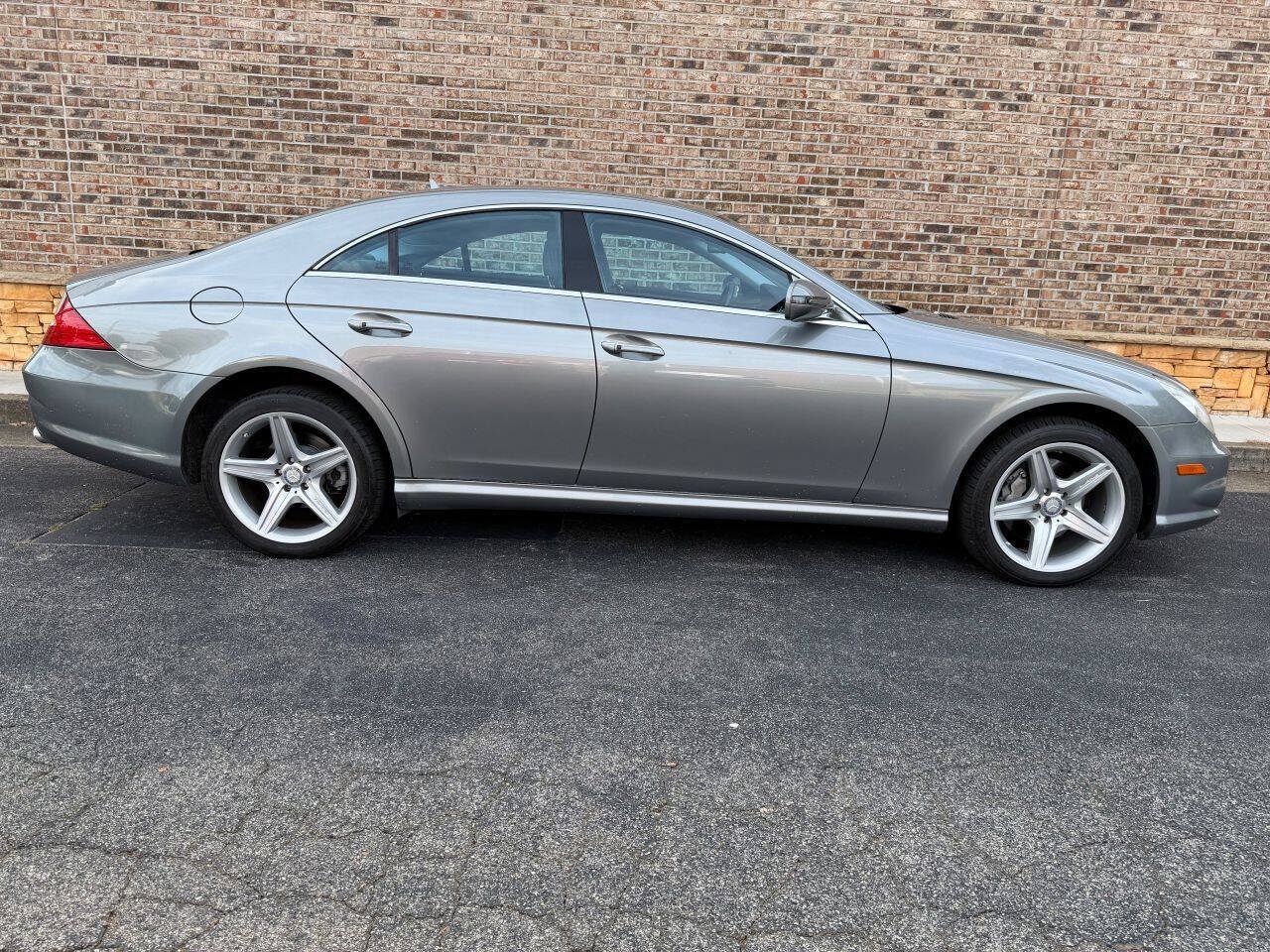 Used 2011 Mercedes-Benz CLS 550 image 6