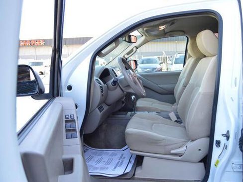 Used 2014 Nissan Frontier SV w/ SV Value Truck Package image 12