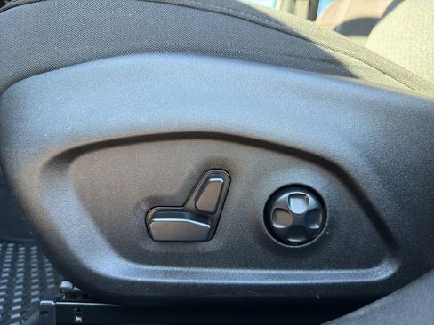 Used 2021 Jeep Renegade Latitude w/ Sun & Sound Group image 30