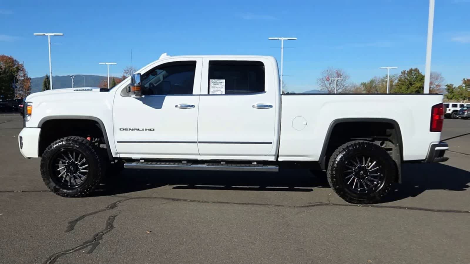 Used 2017 GMC Sierra 2500 Denali AWD/4WD image 5