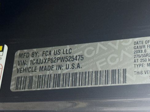 Used 2023 Jeep Wrangler Sahara w/ Cold Weather Group AWD/4WD image 12