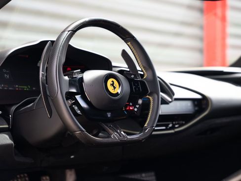 Used 2023 Ferrari SF90 Stradale Base image 28