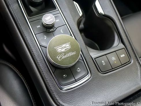 Certified 2022 Cadillac XT4 Sport FWD image 19