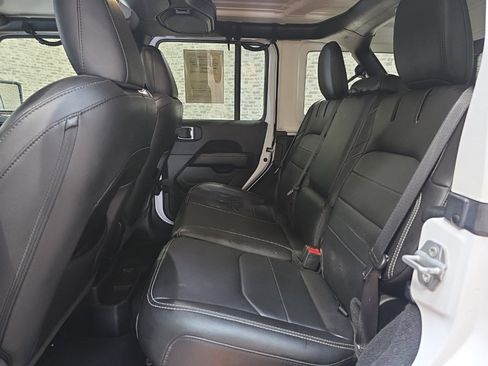 Used 2022 Jeep Wrangler Unlimited Sahara image 20