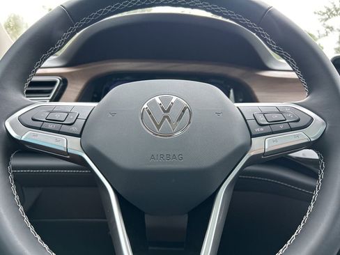 New 2026 Volkswagen Atlas SE FWD image 24