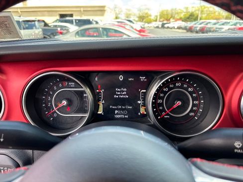 Used 2020 Jeep Gladiator Rubicon AWD/4WD image 34
