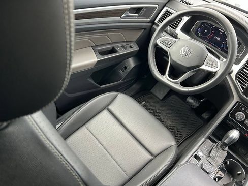 Used 2023 Volkswagen Atlas SE AWD/4WD image 9