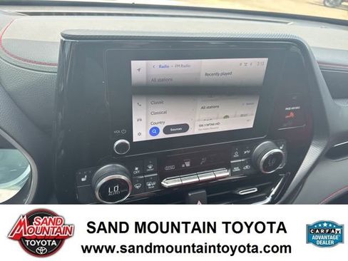 Used 2023 Toyota Highlander XSE FWD image 23