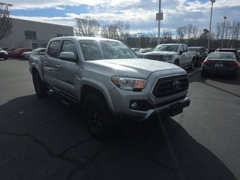 Used 2023 Toyota Tacoma SR5 image 3