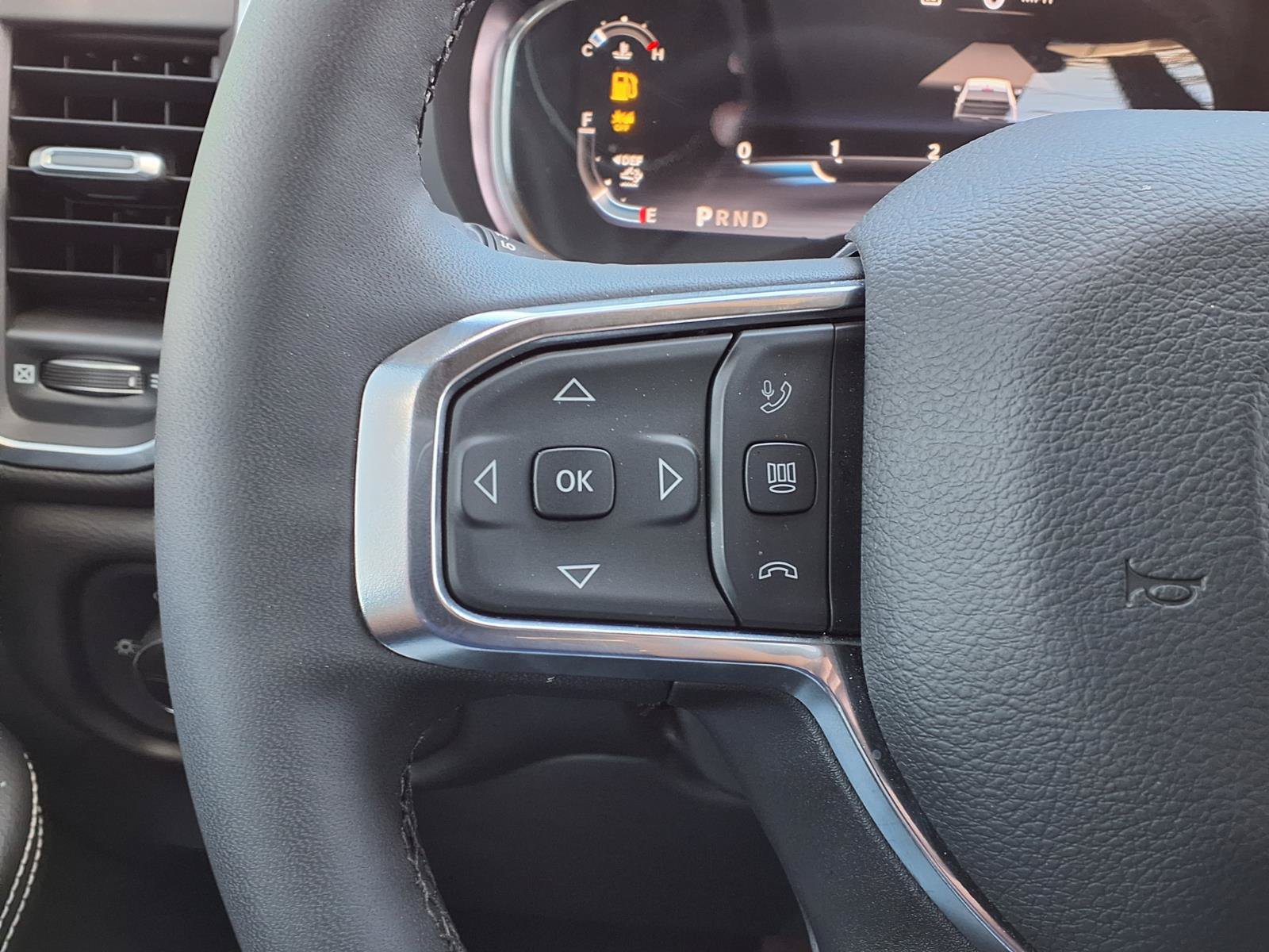 New 2026 RAM 2500 Laramie AWD/4WD image 17