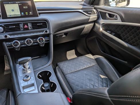 Used 2021 Genesis G70 3.3T RWD image 11