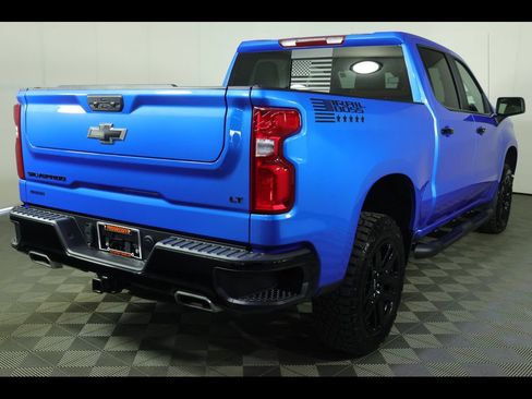 Used 2025 Chevrolet Silverado 1500 LT Trail Boss w/ Convenience Package II AWD/4WD image 19