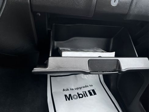 Used 2019 Chevrolet Silverado 1500 LT image 32