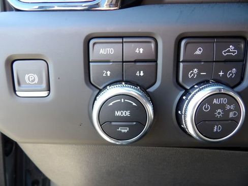 Used 2025 GMC Sierra 1500 AT4 w/ AT4 Premium Package AWD/4WD image 25