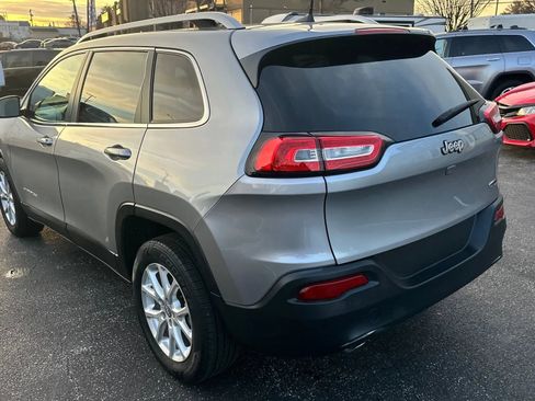 Used 2017 Jeep Cherokee Latitude image 8