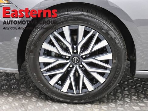 Used 2025 Nissan Altima 2.5 SV image 32