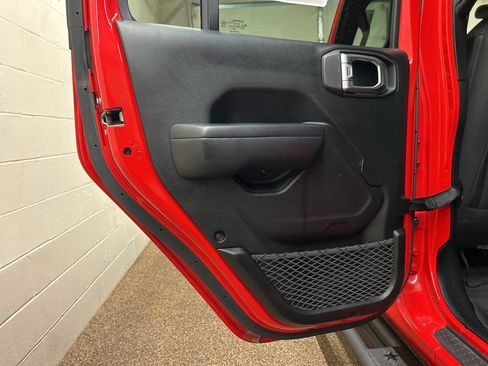 Used 2018 Jeep Wrangler Unlimited Sport S image 14