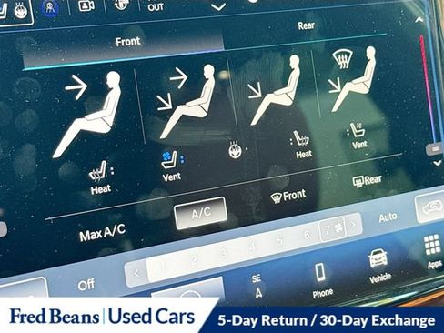 Used 2024 Chrysler Pacifica Pinnacle FWD image 27