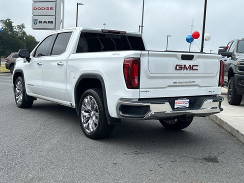 Used 2021 GMC Sierra 1500 SLT w/ SLT Convenience Package AWD/4WD image 9