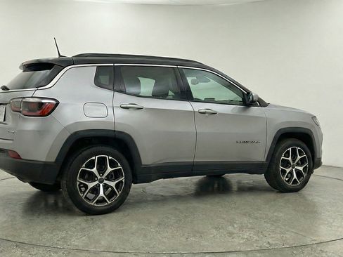 Used 2025 Jeep Compass Limited AWD/4WD image 9