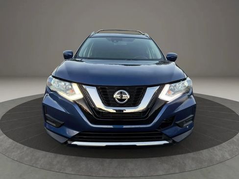 Used 2019 Nissan Rogue SV w/ Premium Package image 3