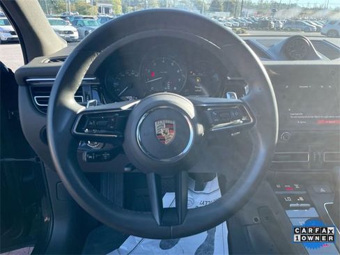 Used 2023 Porsche Macan image 15