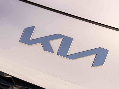 Certified 2023 Kia Forte LXS w/ LXS Technology Package image 29