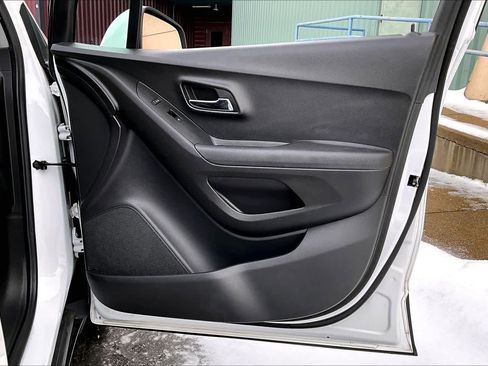 Used 2019 Chevrolet Trax LT image 22