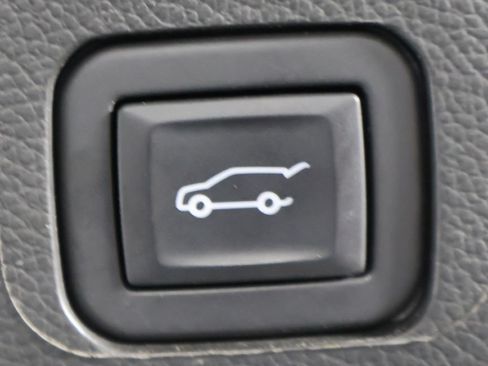 Used 2023 Chevrolet Traverse LT FWD image 53