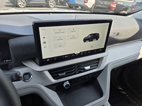 New 2026 Ford Explorer Active w/ Active Comfort Package AWD/4WD image 8