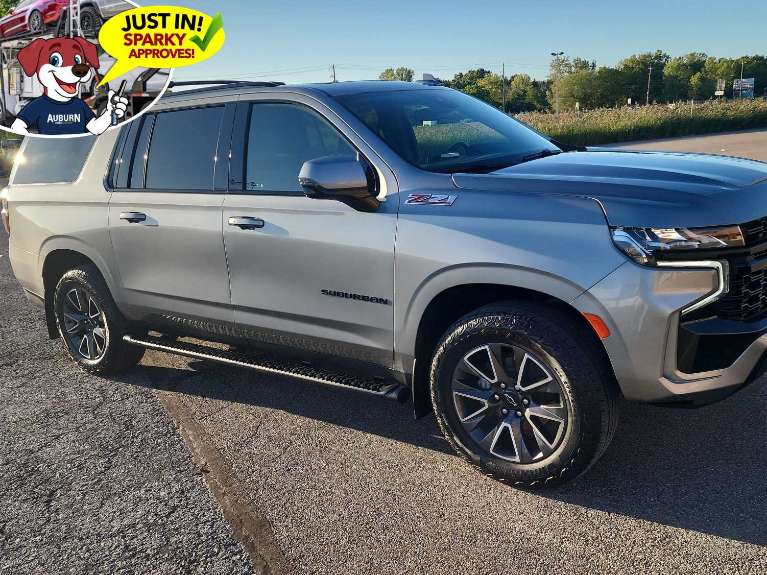 Used 2023 Chevrolet Suburban Z71 w/ Luxury Package AWD/4WD image 2