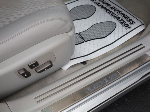 Used 2008 Lexus LS 460 RWD image 29