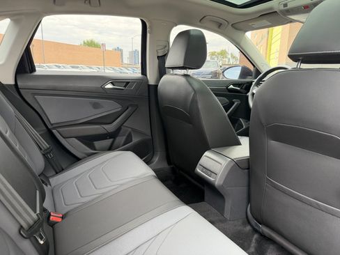 Used 2025 Volkswagen Jetta SEL FWD image 36