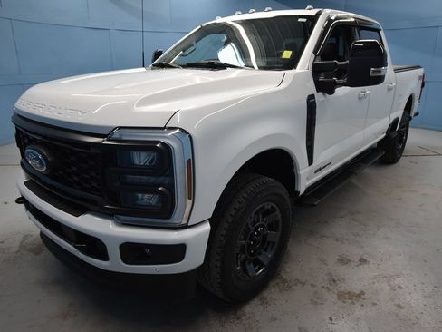 Used 2024 Ford F350 Lariat w/ Lariat Ultimate Package AWD/4WD image 34