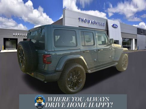 Used 2025 Jeep Wrangler Unlimited Sahara w/ Safety Group AWD/4WD image 4