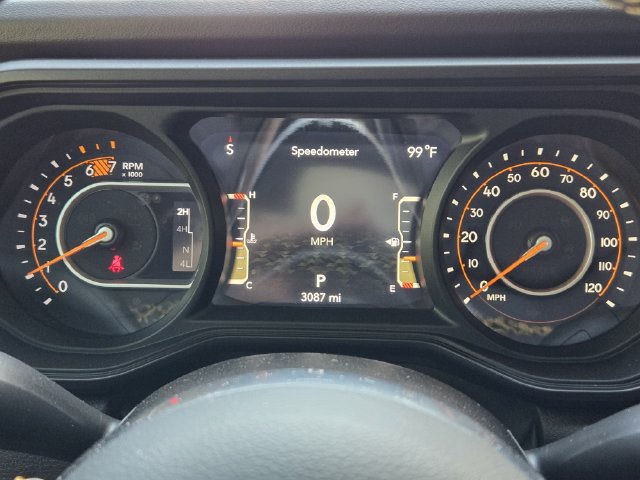 Certified 2024 Jeep Wrangler Unlimited Sahara w/ Technology Group AWD/4WD image 19