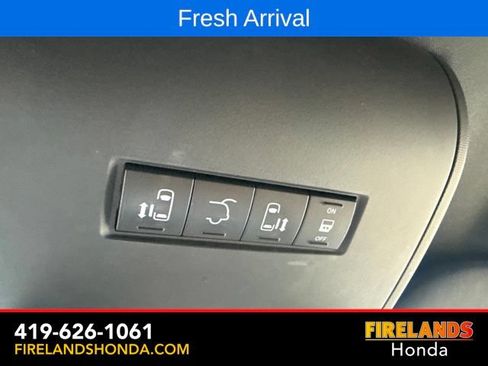 Used 2018 Dodge Grand Caravan SXT FWD image 21